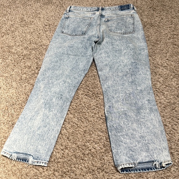 BRAND NEW A&F JEANS 👖 - Picture 6 of 8